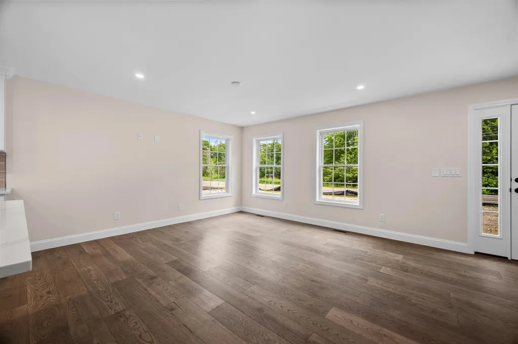 335 Raymond Road Chester NH 03036