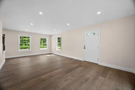 335 Raymond Road Chester NH 03036