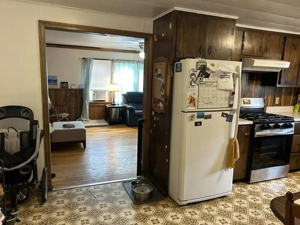 33 Edwards Street Colebrook NH 03576
