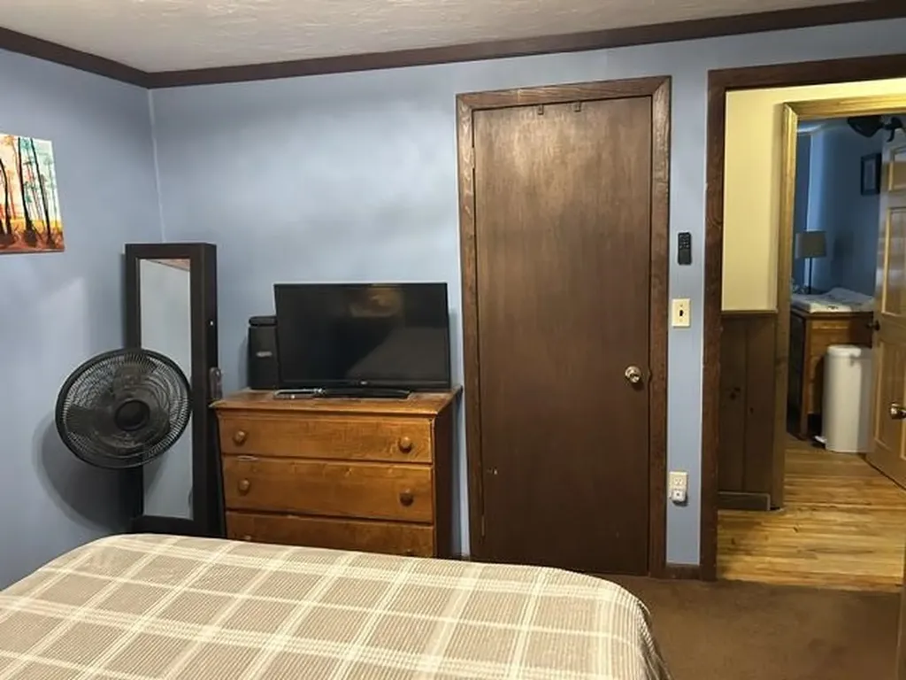 33 Edwards Street Colebrook NH 03576