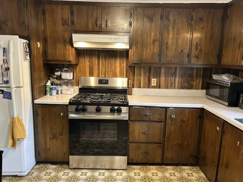 33 Edwards Street Colebrook NH 03576
