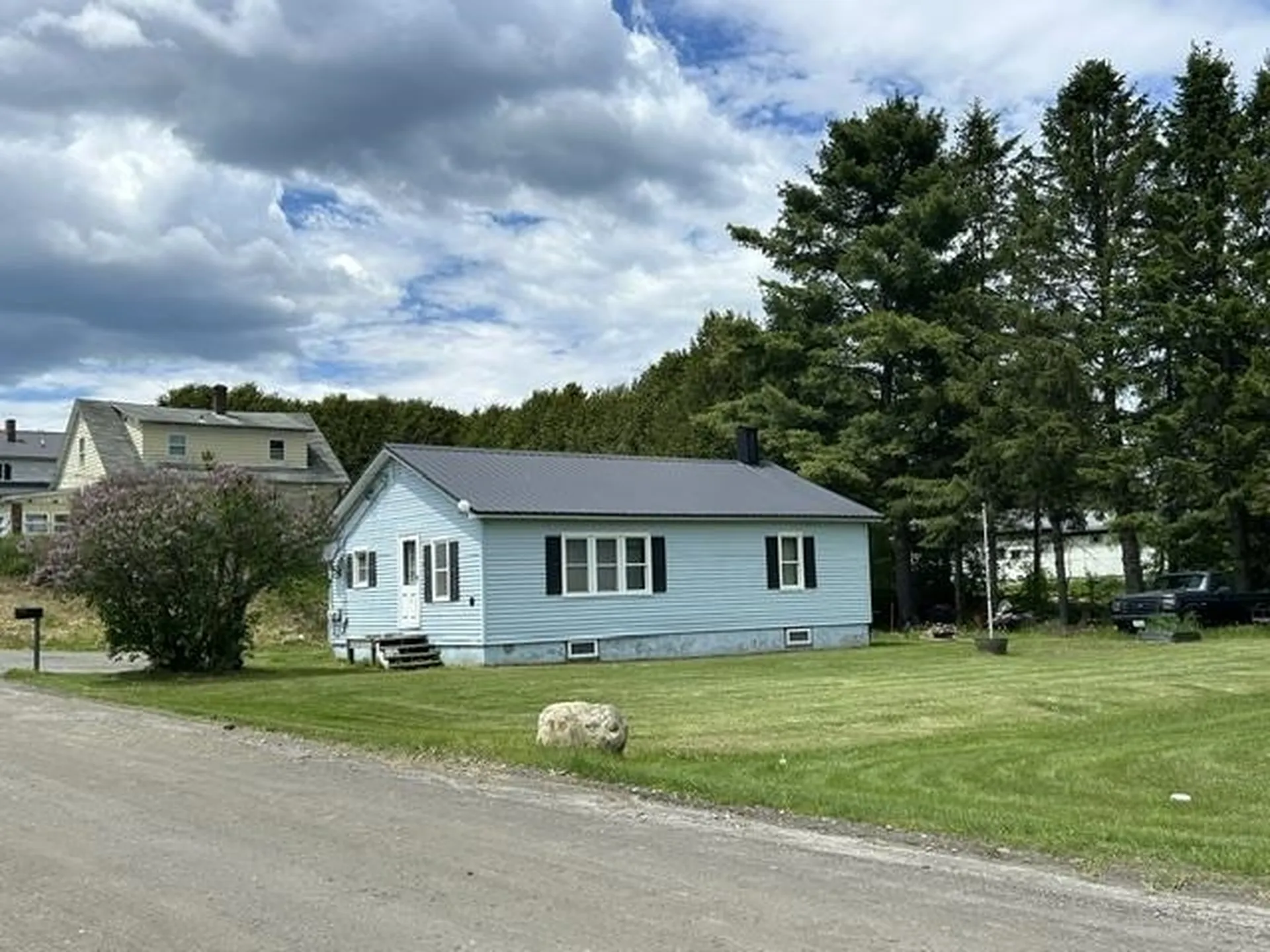 33 Edwards Street Colebrook NH 03576