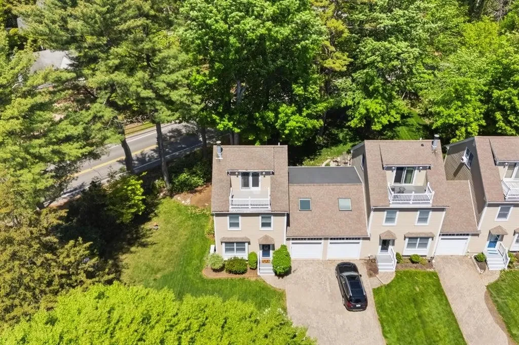 5 Yorke Ridge Way York ME 03909-6387