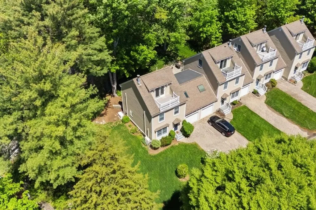 5 Yorke Ridge Way York ME 03909-6387