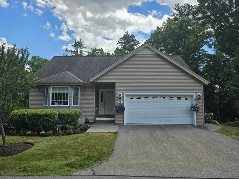9 Hemlock Drive Newton NH 03858