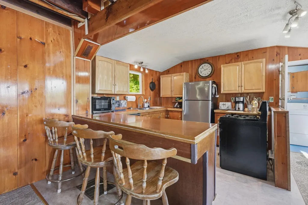78 Colburn Lane Rindge NH 03461
