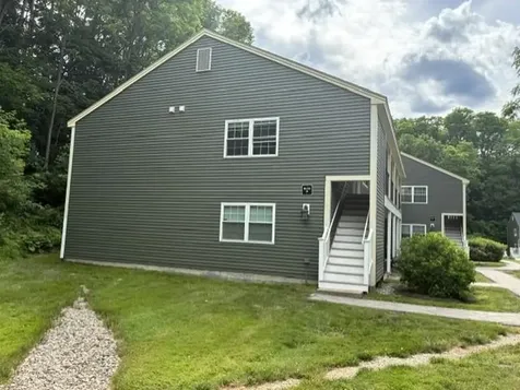 131 Cricketbrook Avenue Dover NH 03820