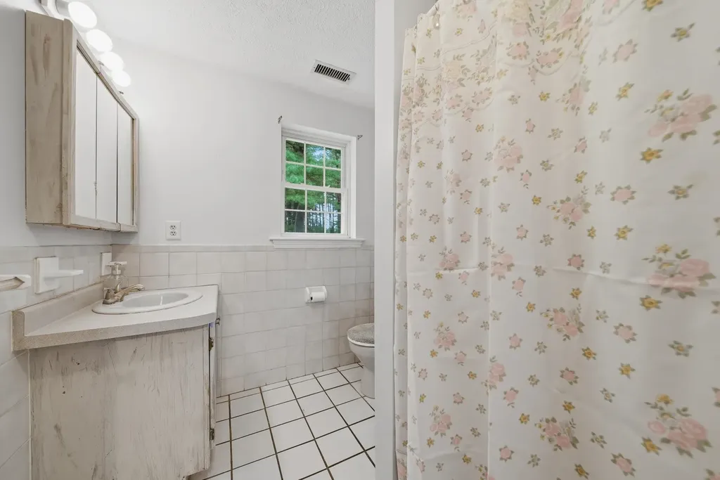 25 Camp Sargent Road Merrimack NH 03054