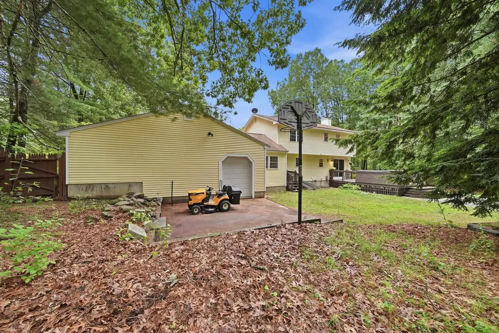 25 Camp Sargent Road Merrimack NH 03054