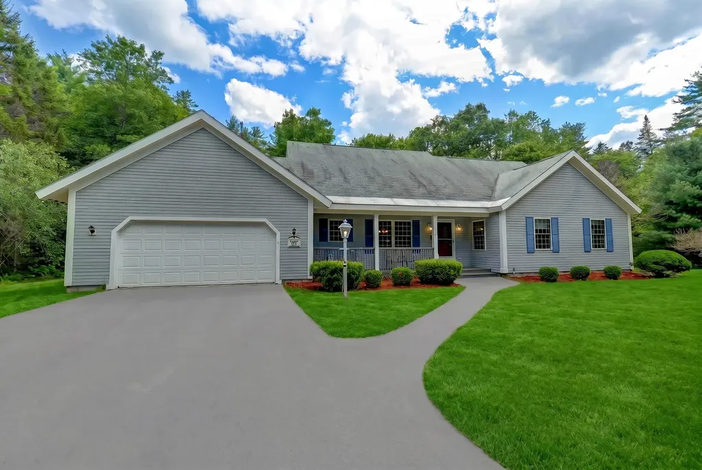407 Dandiview Road Conway NH 03860