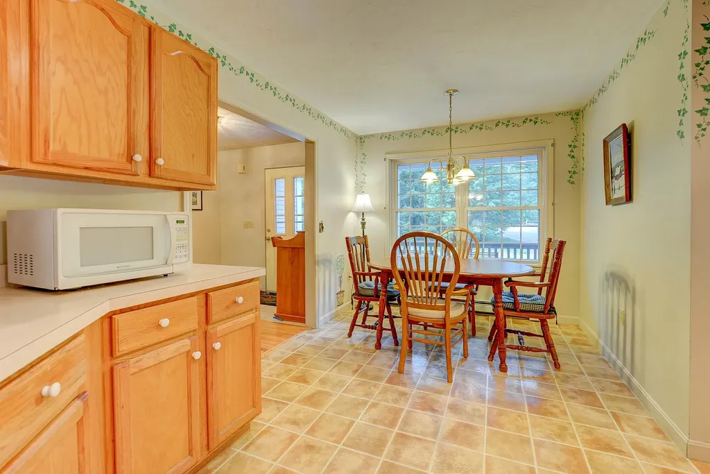 407 Dandiview Road Conway NH 03860