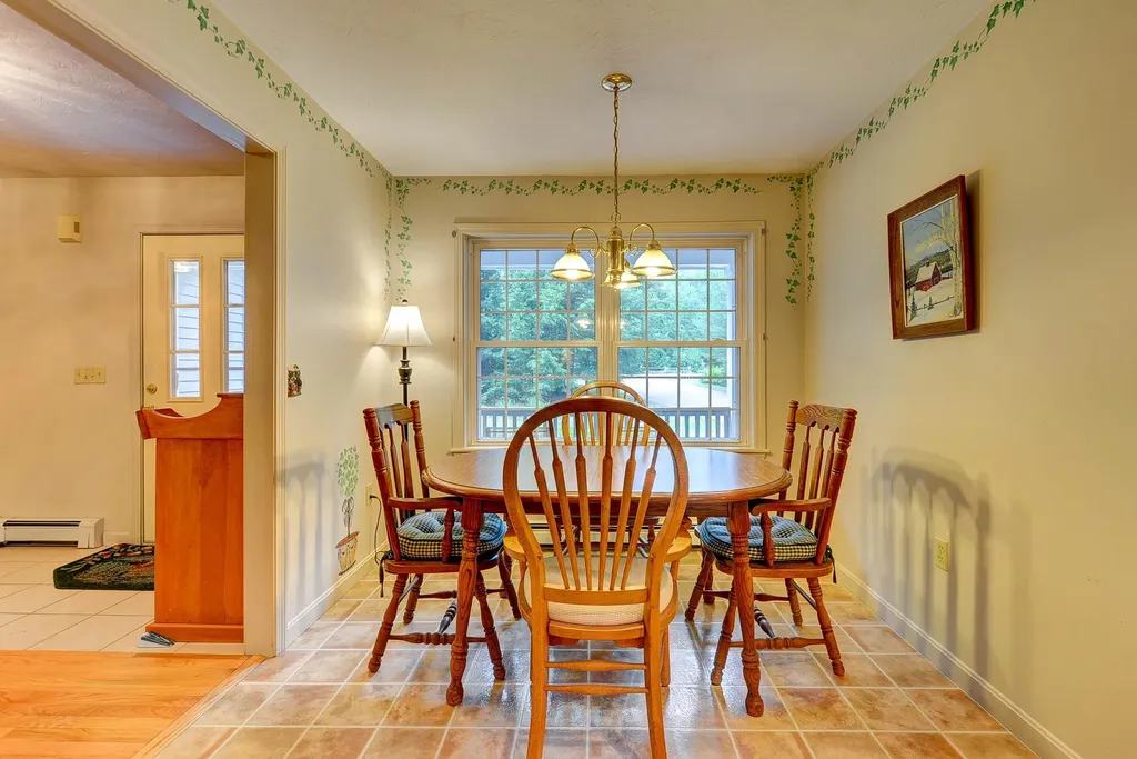 407 Dandiview Road Conway NH 03860