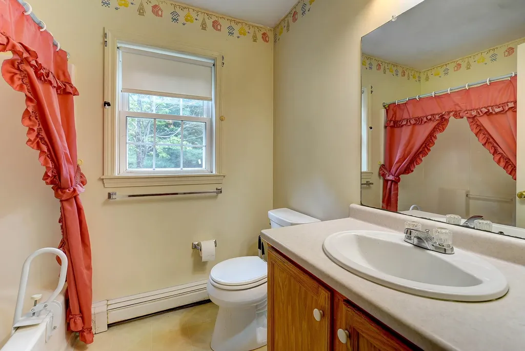 407 Dandiview Road Conway NH 03860