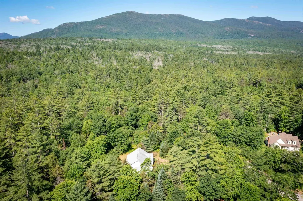 407 Dandiview Road Conway NH 03860