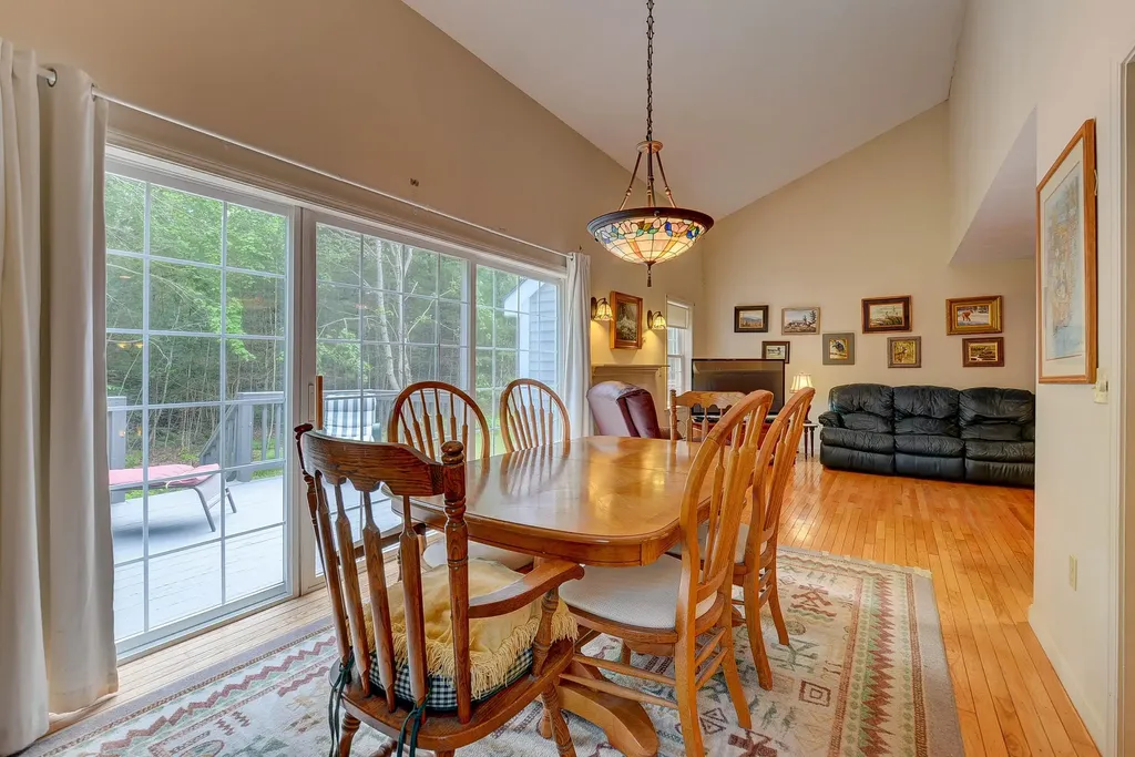 407 Dandiview Road Conway NH 03860