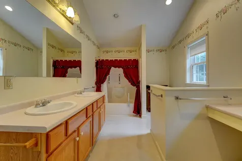 407 Dandiview Road Conway NH 03860