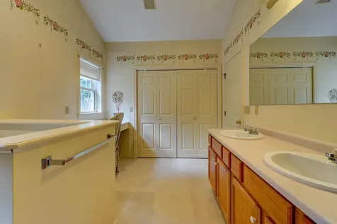 407 Dandiview Road Conway NH 03860