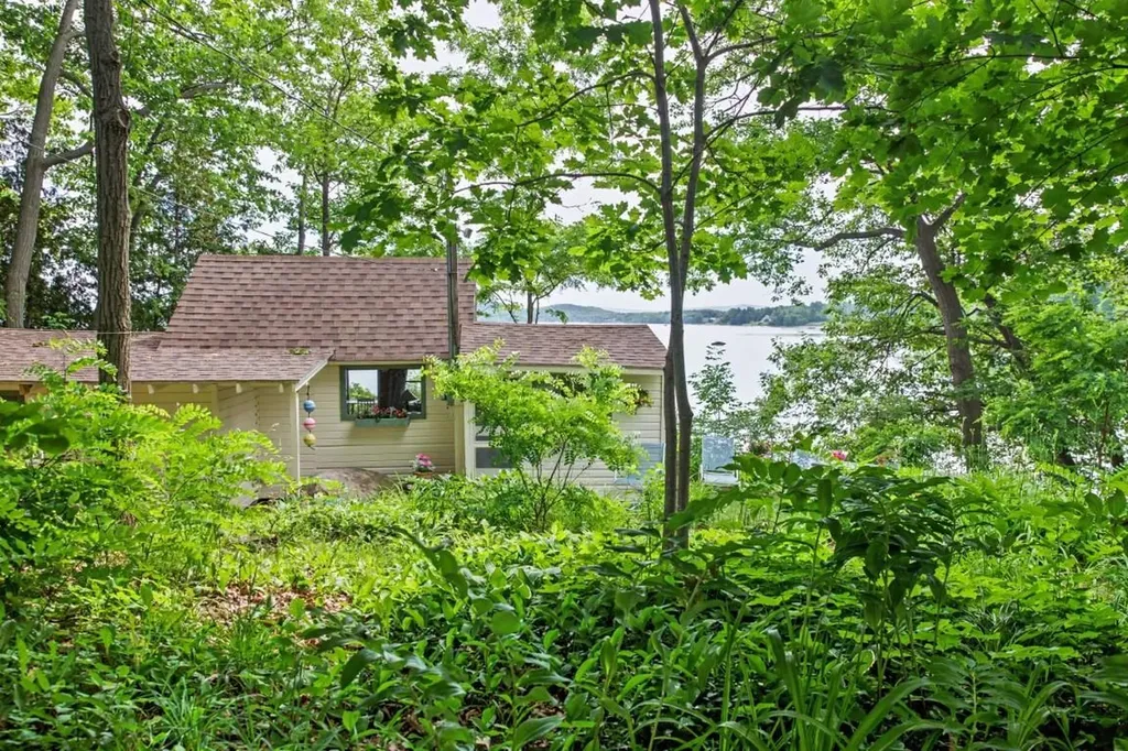 1702 Porters Point Road Colchester VT 05446