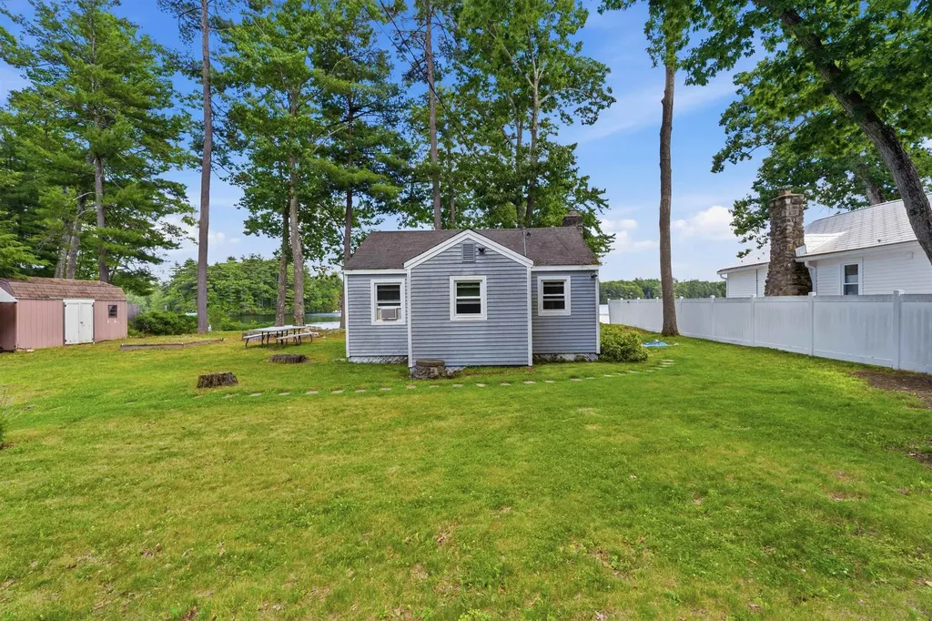 32 N Shore Road Sandown NH 03873
