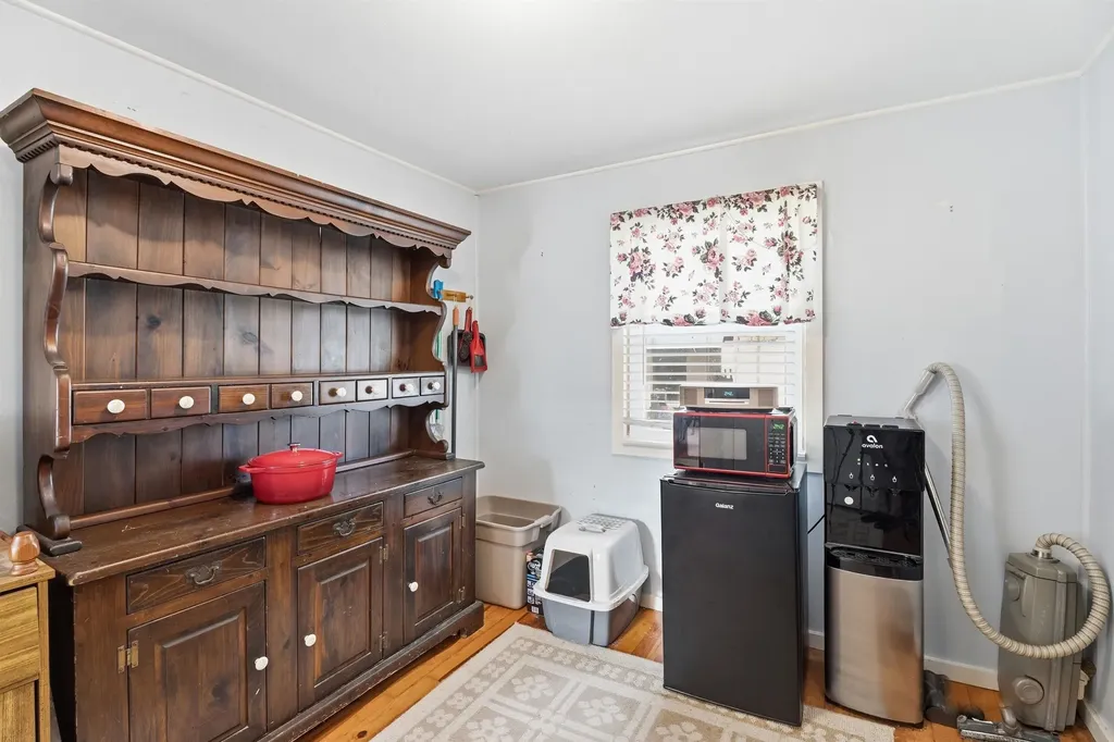 32 N Shore Road Sandown NH 03873