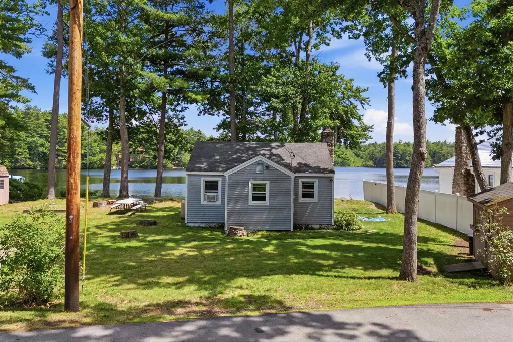 32 N Shore Road Sandown NH 03873
