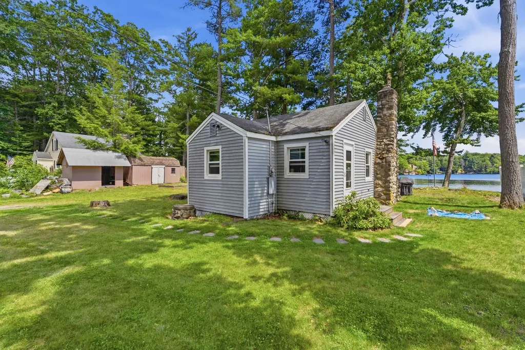 32 N Shore Road Sandown NH 03873