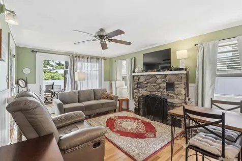 32 N Shore Road Sandown NH 03873