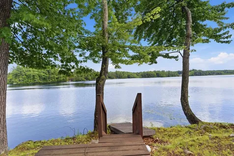 32 N Shore Road Sandown NH 03873
