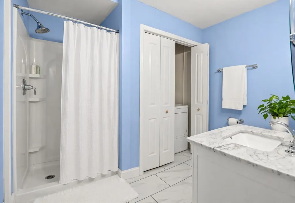 7B Belgian Court Goffstown NH 03045
