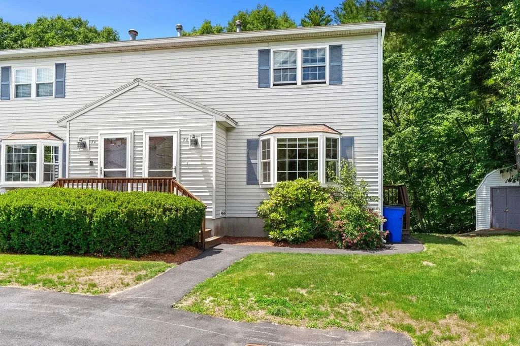 7B Belgian Court Goffstown NH 03045