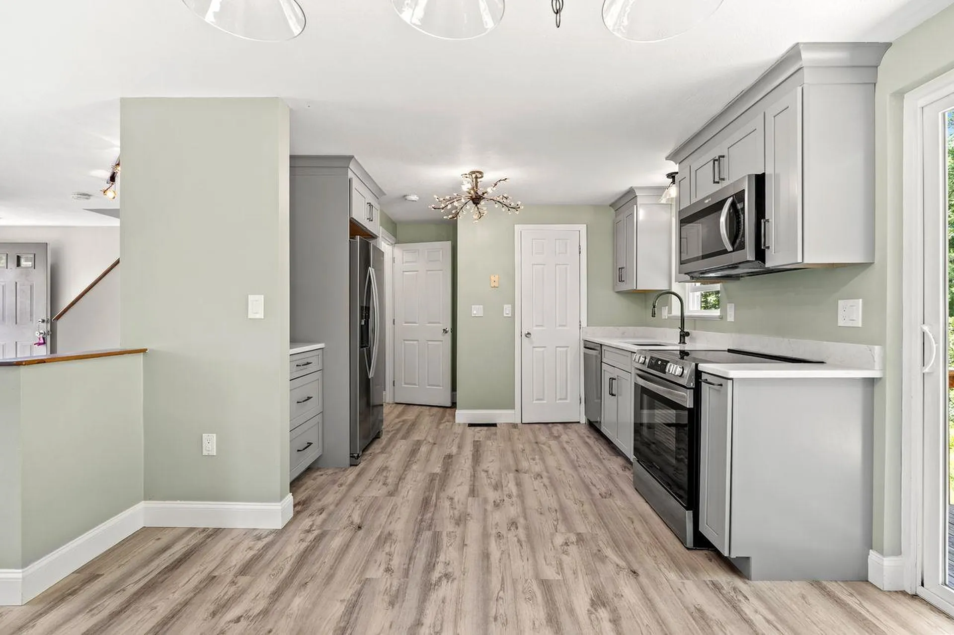 7B Belgian Court Goffstown NH 03045