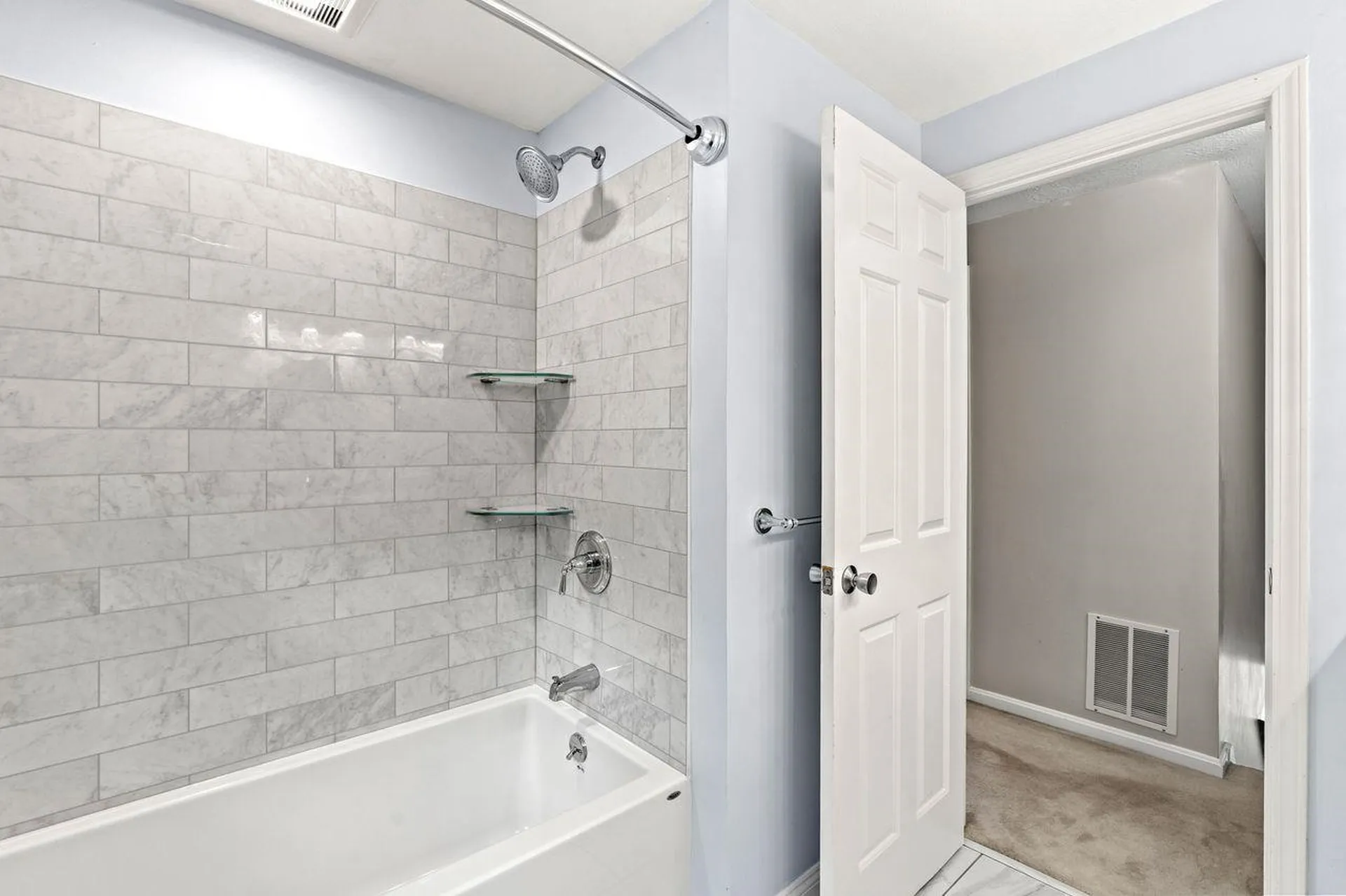 7B Belgian Court Goffstown NH 03045