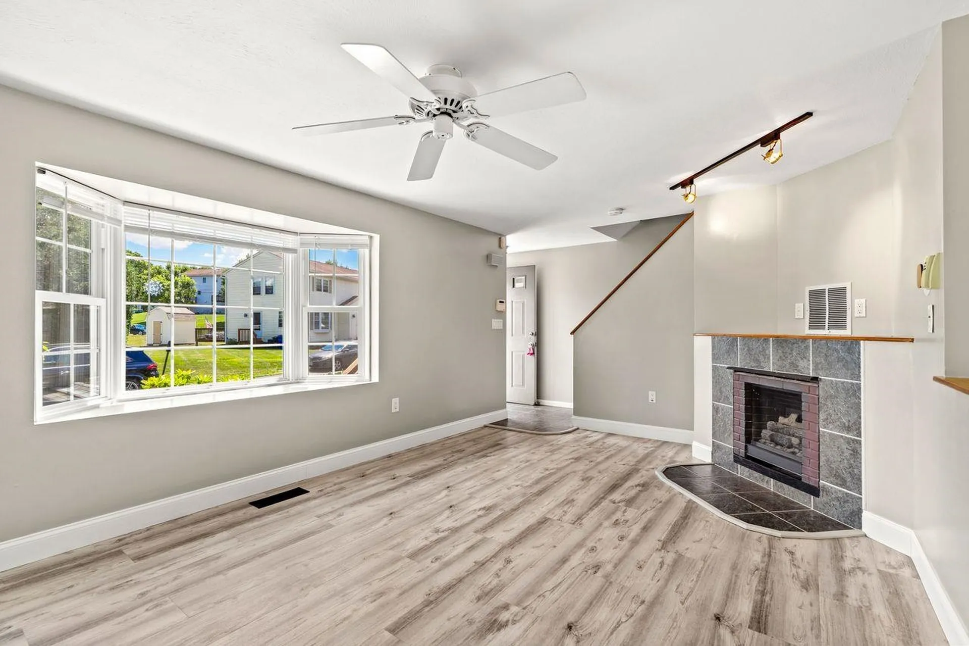 7B Belgian Court Goffstown NH 03045
