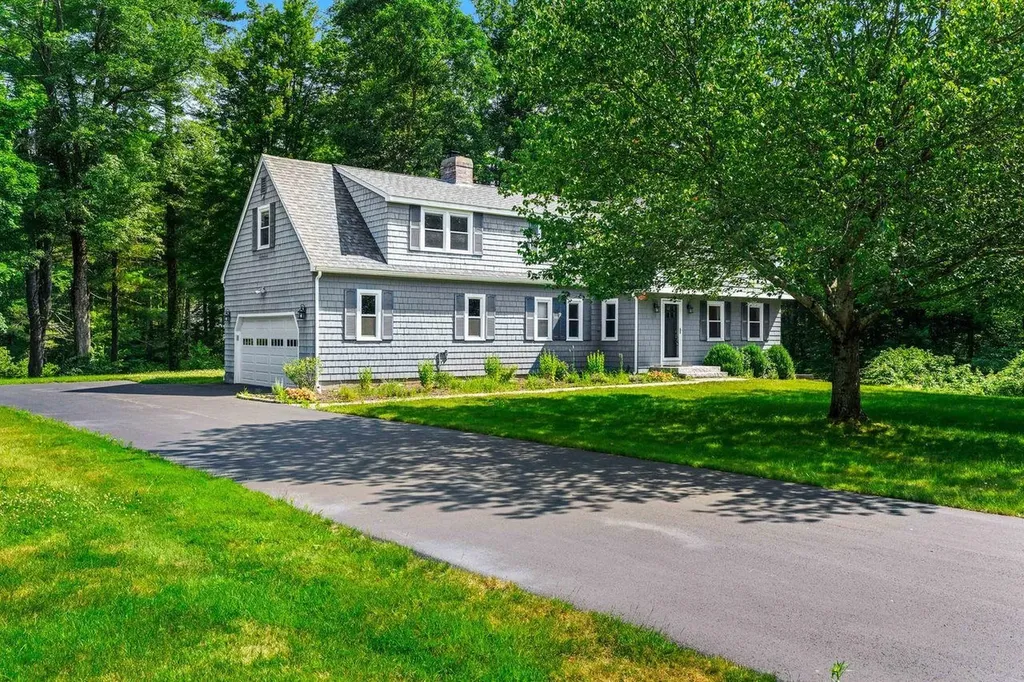 20 French Court Merrimack NH 03054