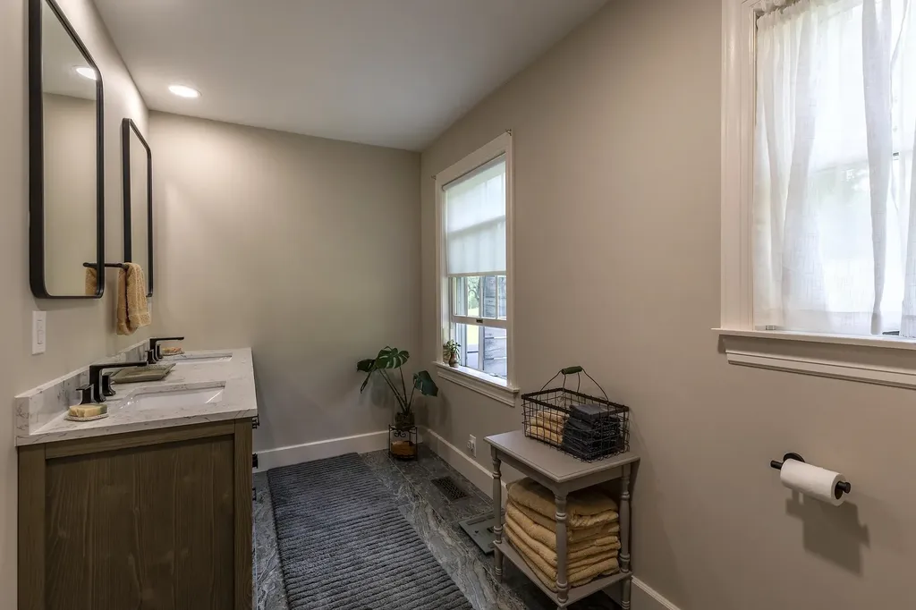136 Yeaw Road Dover VT 05341