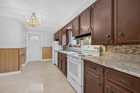 8 Newton Road Plaistow NH 03865