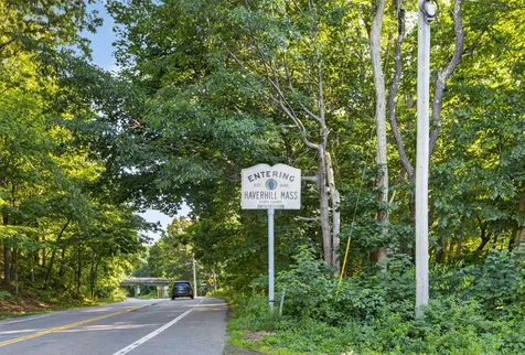 8 Newton Road Plaistow NH 03865