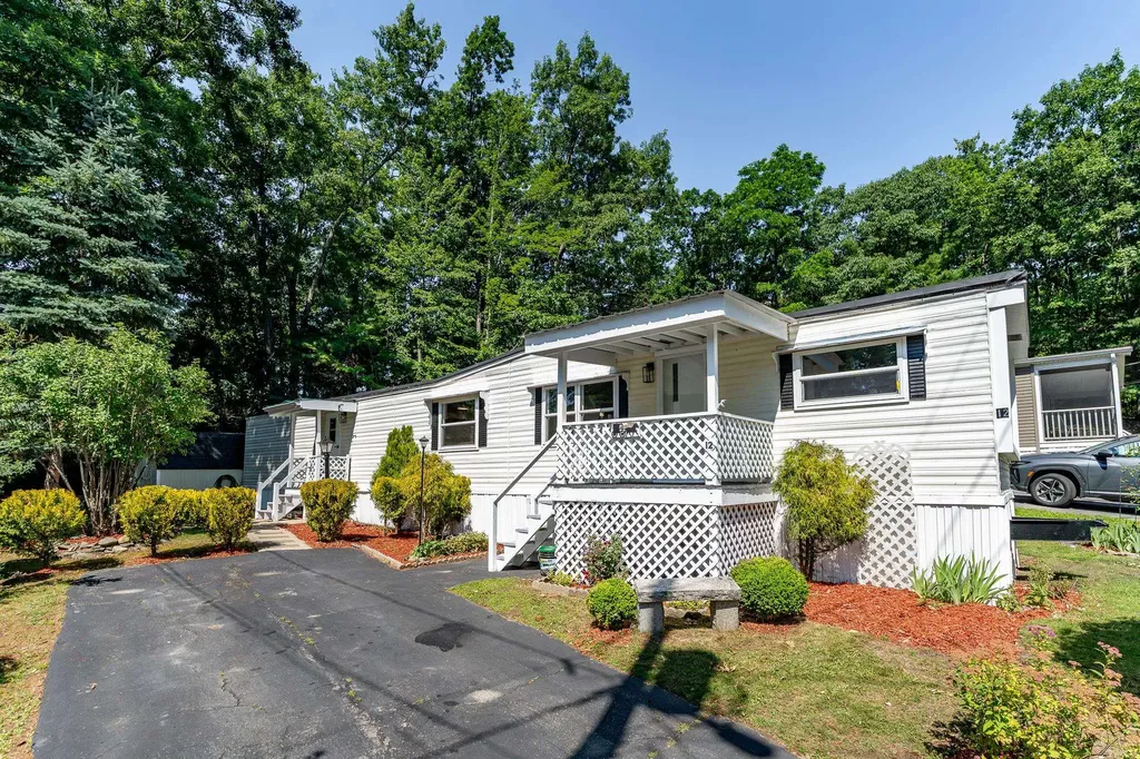 12 Pearl Court Merrimack NH 03054