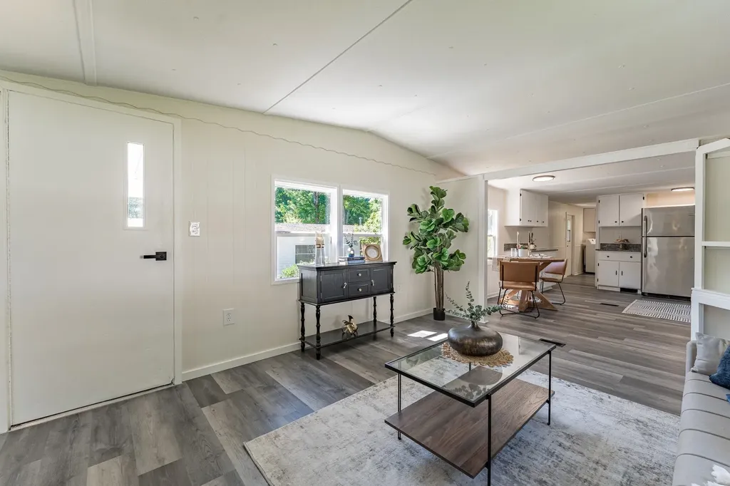 12 Pearl Court Merrimack NH 03054