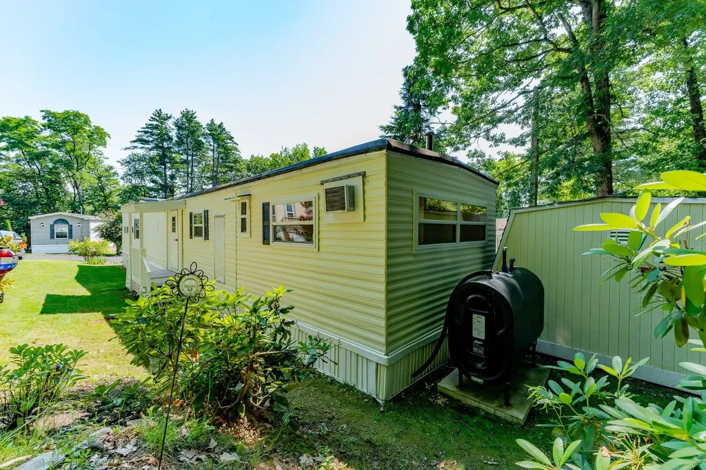 12 Pearl Court Merrimack NH 03054