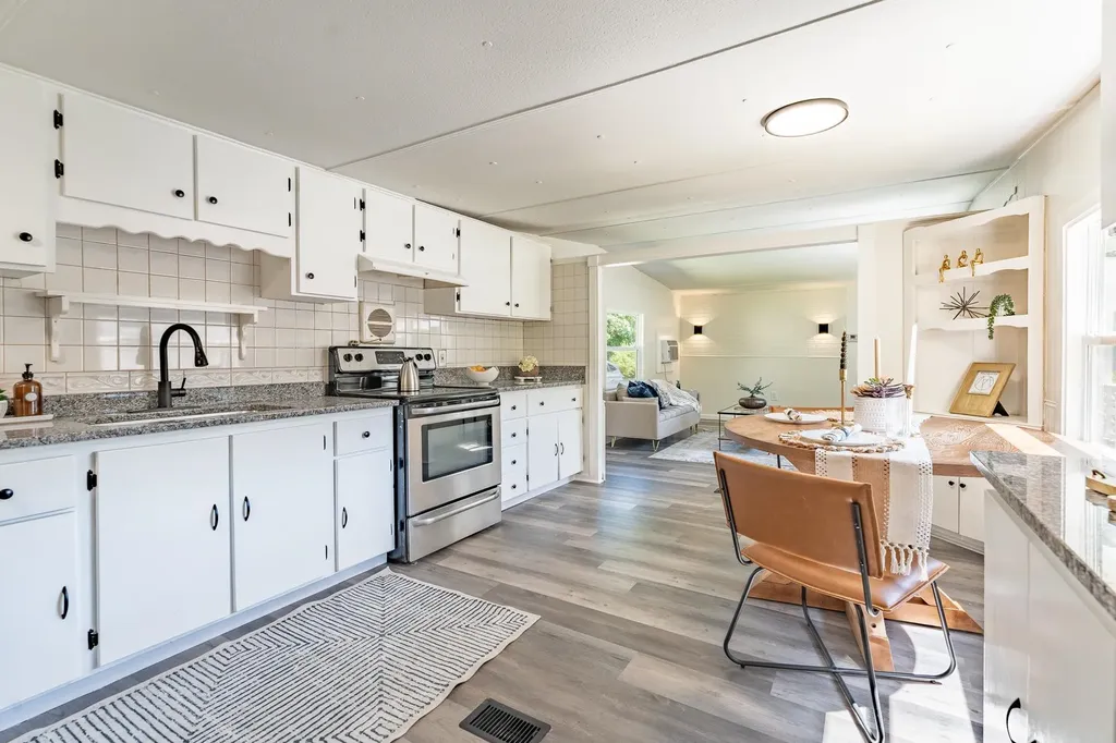 12 Pearl Court Merrimack NH 03054