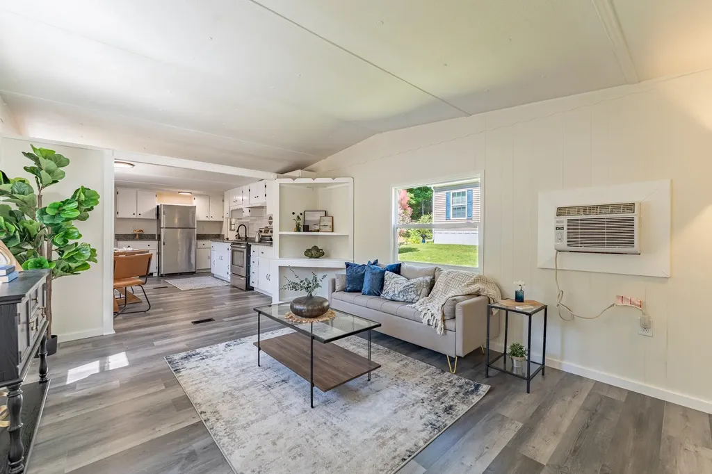 12 Pearl Court Merrimack NH 03054