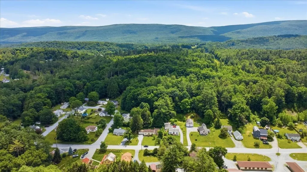 2994 Vt Route 7a Arlington VT 05250