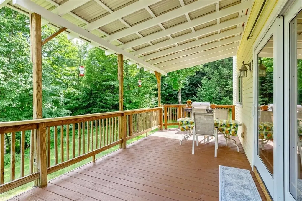 37 Comette Road Fairfax VT 05454