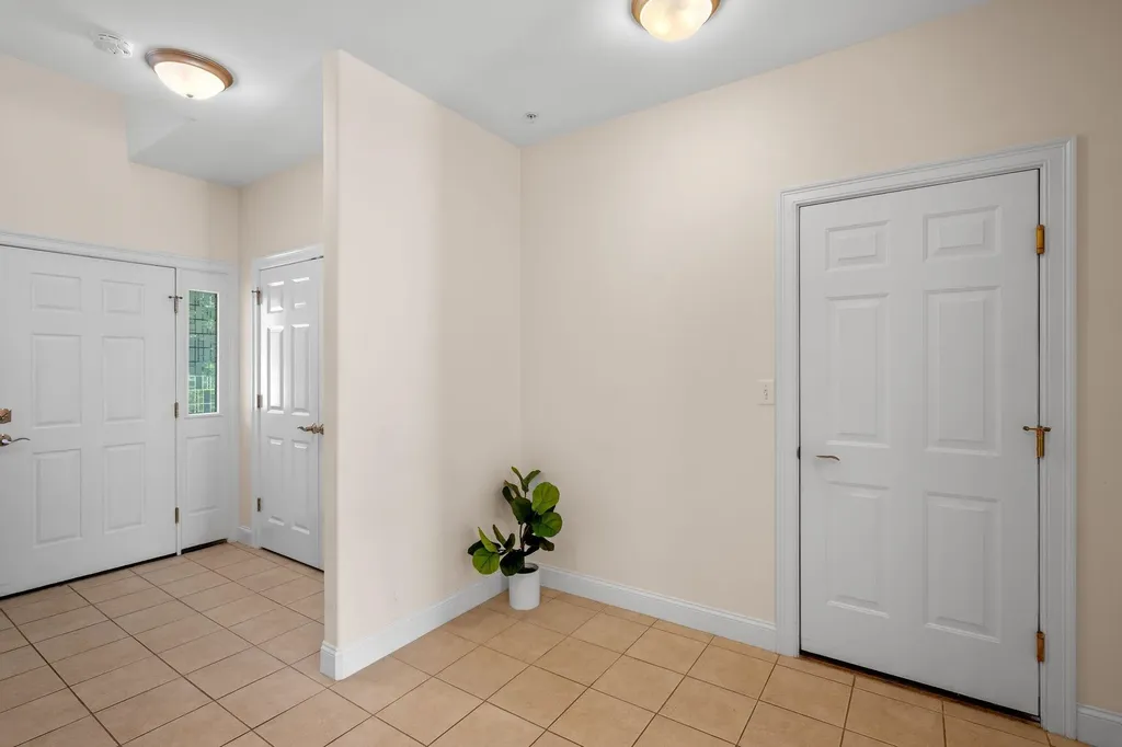 5 Pelton Way Hampton Falls NH 03844