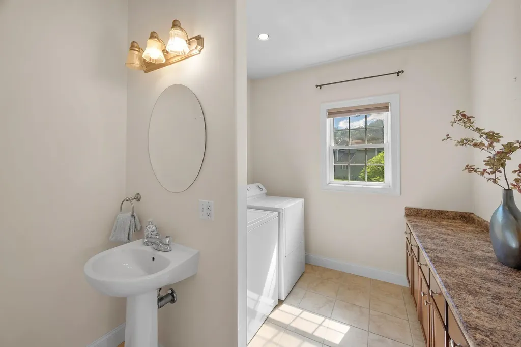 5 Pelton Way Hampton Falls NH 03844