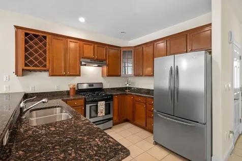 5 Pelton Way Hampton Falls NH 03844