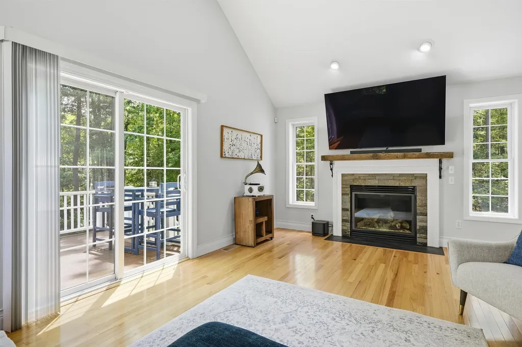 165 South Ridge Drive Manchester NH 03109
