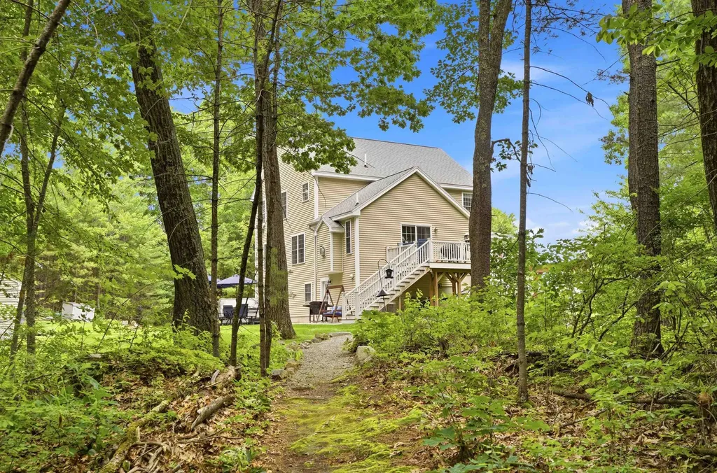 165 South Ridge Drive Manchester NH 03109