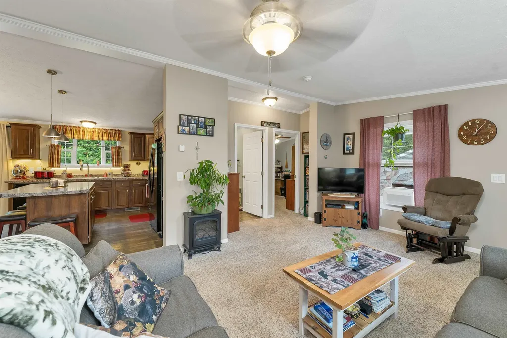 35 Mansfield Woods Way New Hampton NH 03256